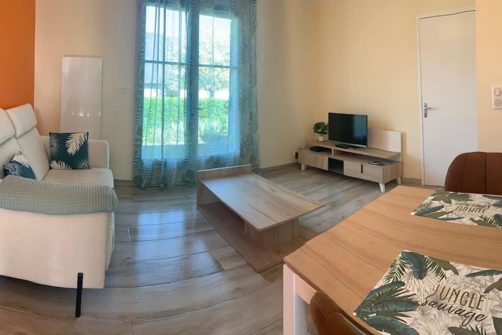 Orange Villa Plestan Exterior photo